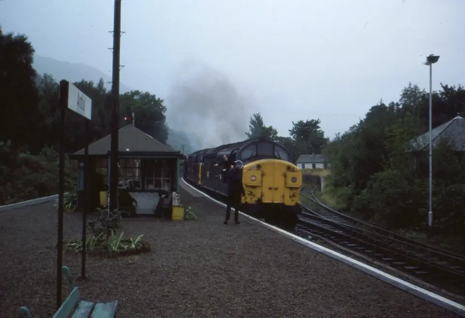 A diesel locomotive stopped at Ardlui station on the West Highland line
